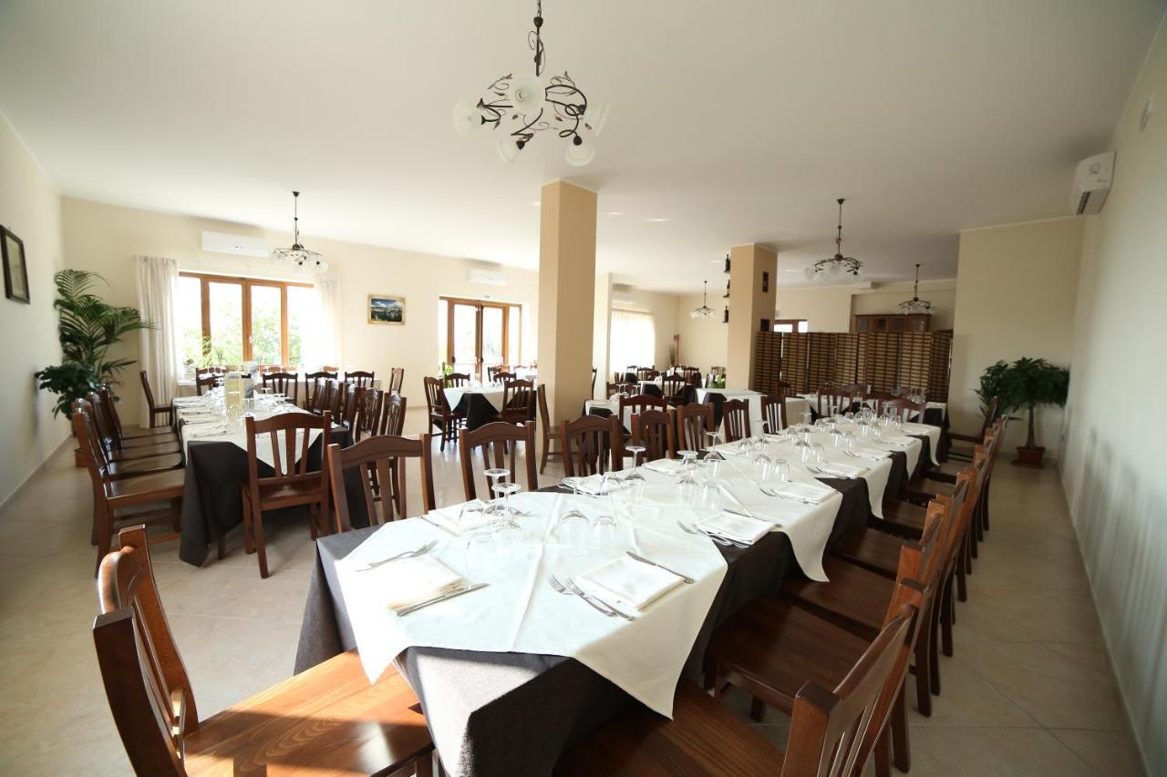 La Collina Dei Goti Agriturismo ,Azienda Agricola Βίλα Cerreta  Εξωτερικό φωτογραφία